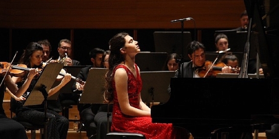 14 Yaşındaki genç piyanist İlyun Bürkev Almanya turnesine hazırlanıyor