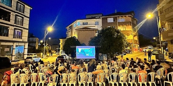 Açık havada yaz sineması