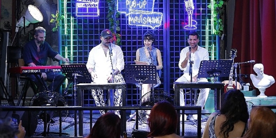 Anadolu Efes, Pub-Up Mavi Sahne ile Antalyalılara özgün bir sanat deneyimi yaşattı