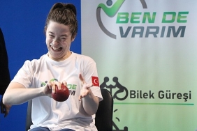 ayse-sporda-ben-de-varim-dedi.jpg