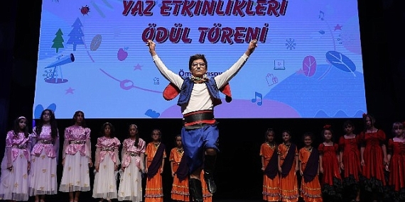 Bilgi Evleri'nde Ödül Dolu Yaz'a Veda