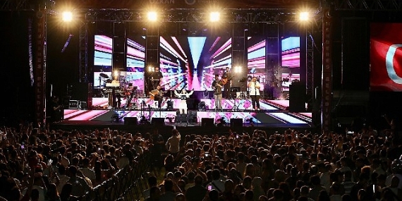 Büyük Zaferin 101. Yılı Menderes'te Coşkuyla Kutlandı