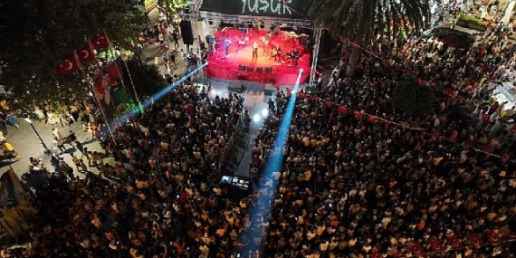 Çeşme Büyük Zaferi Coşkuyla Kutladı