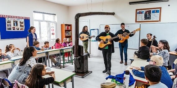 Çocukların ve Gençlerin Hayatında Müzikle Fark Yaratıyor: Onur Kahvecioğlu