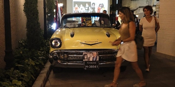 Göksel Arsoy'un 1957 model Chevrolet'si Sanathane'de sergilendi