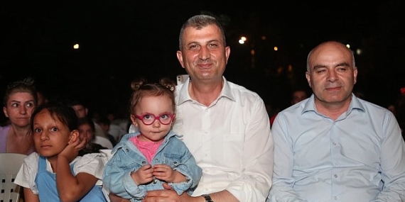 Gölcüklü Minikler Açık Havada Sinema Keyfini Çok Sevdi