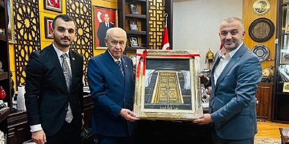 Tarihi ve Kutsal Mekanlar ile Büyüleyen Sergi: Amine Sultan Tan'ın “Ruh-u Revan” Sergisi.