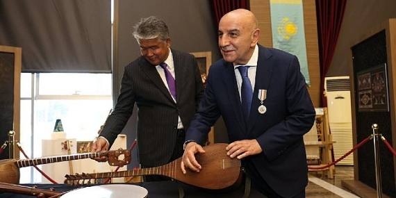 Türk Cumhuriyetleri Geleneksel El Sanatları Sergisi Ziyarete Açıldı