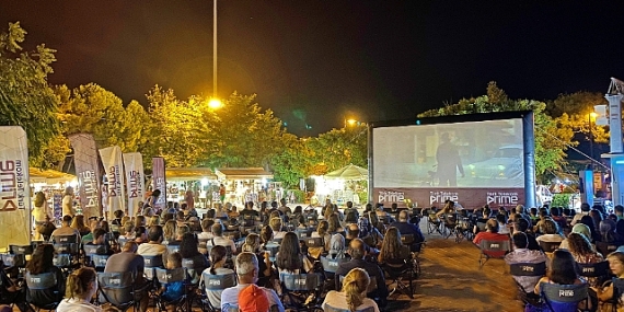 Türk Telekom Prime'ın bir yaz klasiğine dönüşen açık havada sinema keyfi başladı