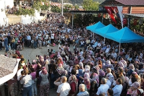 bayindir-lutuflar-incir-festivali-pazar-gunu-2-kez-yapildi.jpg