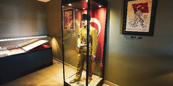 Cumhuriyet'in 100. Yılında HİSART Canlı Tarih Müzesi Koleksiyonundan Yeni Sergi