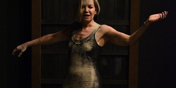 Dünyaca Ünlü Yönetmen Theodoros Terzopoulos'un hem Yönettiği hem de Sahnede Olduğu 'İO' Oyunu Kasım'da DasDas'ta