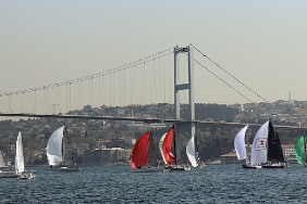 istanbulun-iki-incisinde-yelkenler-acti.jpg