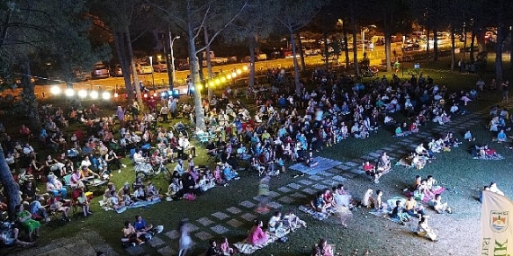 İznik'te yazlık sinema sezon finali yaptı