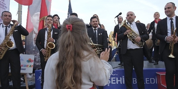 Aydın büyükşehir Belediyesi Cumhuriyet'in 100. Yılını coşkuyla kutlamaya devam ediyor