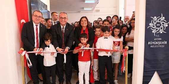 Başkan Çerçioğlu 'Cumhuriyet' Sergisinin açılışını gerçekleştirdi