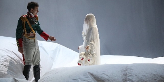 Bir Rus Edebiyatı Klasiğiİ, Tolstoy'un Savaş ve Barış'ı Şehir Tiyatroları'nda