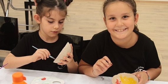 Çocuklar için 'Kağıt Hamurundan Kap Boyama Atölyesi' 