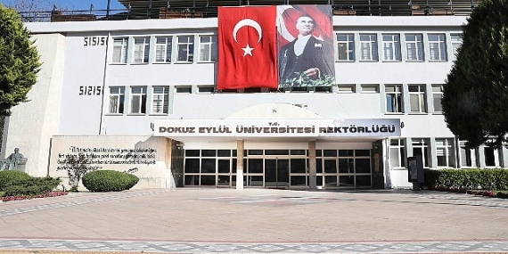 DEÜ ÖĞRENCİLERİ CUMHURİYET İÇİN YÜRÜYECEK