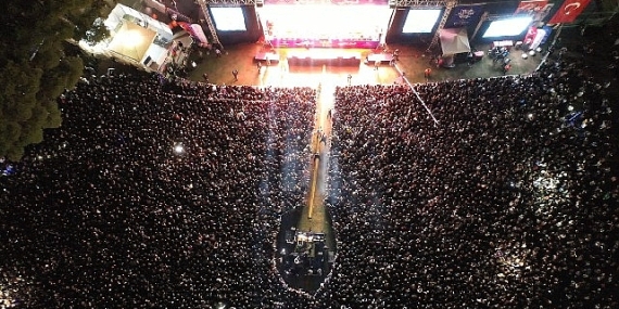 Ege'nin en büyük festivali Aydınfest büyük bir coşkuyla başladı