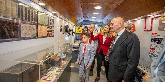 ESHOT'tan Cumhuriyet'in 100. yılına özel gezici sergi