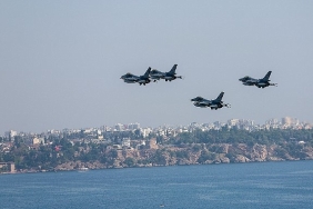 f-16lardan-antalya-semalarinda-muhtesem-gosteri.jpg