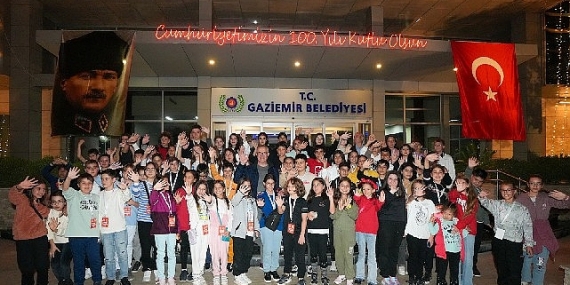Gaziemirliler 100. yılda Atatürk'ün huzuruna çıktı
