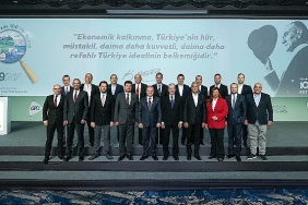 gpdnin-bir-araya-getirdigi-gida-sektoru-tarimdan-lojistige-surdurulebilirlikten-insan-kaynagina-onemli-basliklarda-goruslerini-paylastilar.jpg