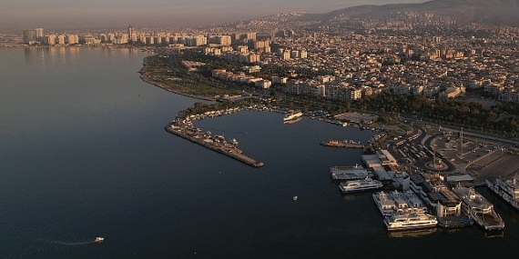 İzmirli sporcular Körfez'in keyfini sürüyor