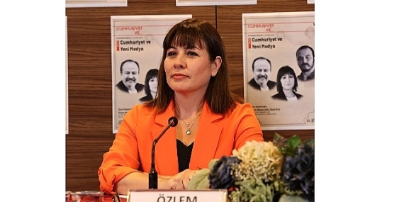 Kütüphane Günleri'nde “Cumhuriyet ve Yeni Medya" konuşuldu