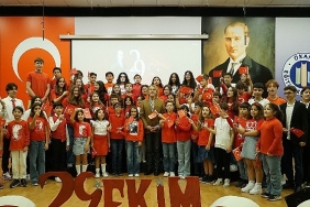okan-koleji-ogrencileri-cumhuriyetin-100-yili-coskusunu-soner-arica-ile-yasadi.jpg
