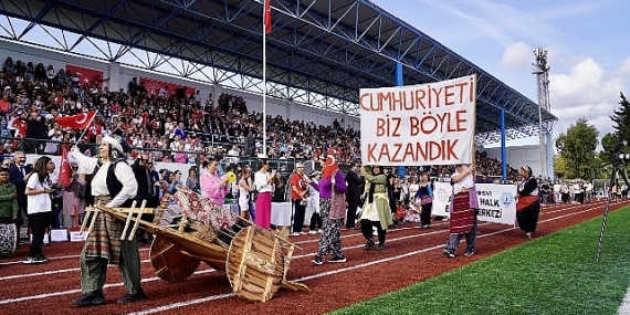 Seferihisar'da 100'üncü yıl çoşkusu