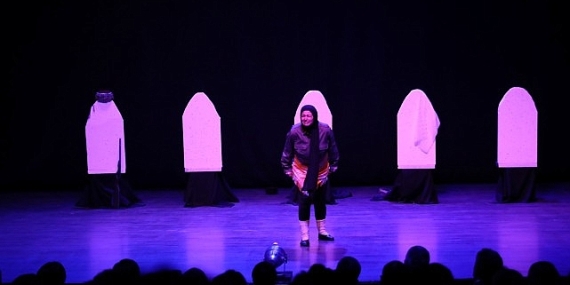 şehir tiyatroları cumhuriyetin 100.yılında ANADOLU KADINLARI oyunuyla perdelerini açtı