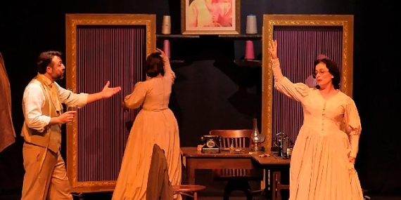 Şehir Tiyatroları Cumhuriyet'in 100. yılında ''Cumhuriyet'in Dört Kadını'' oyununu izleyicilerle buluşturdu