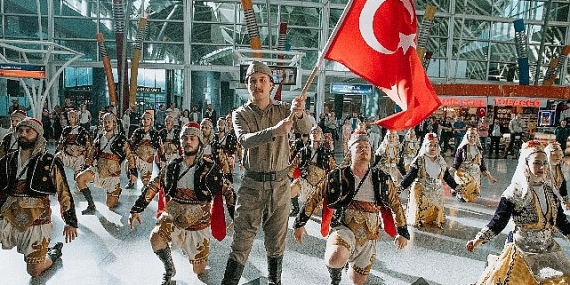 TAV Havalimanları'nda Cumhuriyet'in 100.yılı kutlamaları