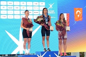 yenisehir-avrupa-triatlon-kupasinda-milli-triatlet-selinay-tugce-kir-altin-madalya-kazandi.jpg