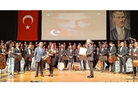 akmde-cumhuriyetimizin-100-yili-ve-ataturk-ozel-konseri.jpg