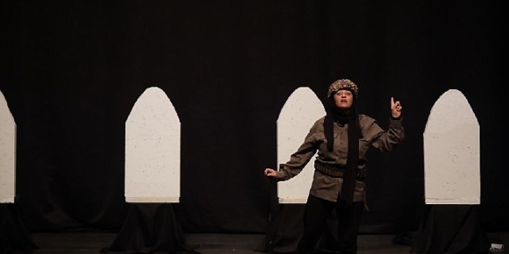 Aydın Büyükşehir Belediyesi Şehir Tiyatroları “Anadolu kadınları” oyununu izleyicilerle buluşturdu