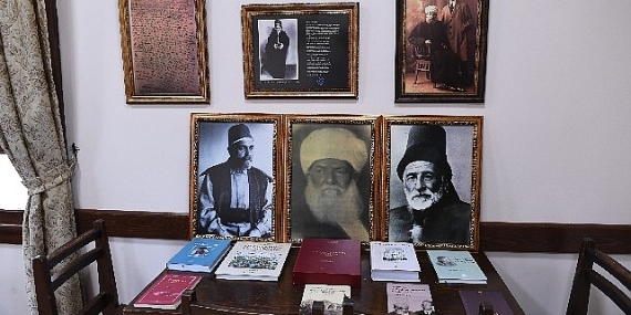 Bu kütüphanede 700 yıllık şiir mirası var