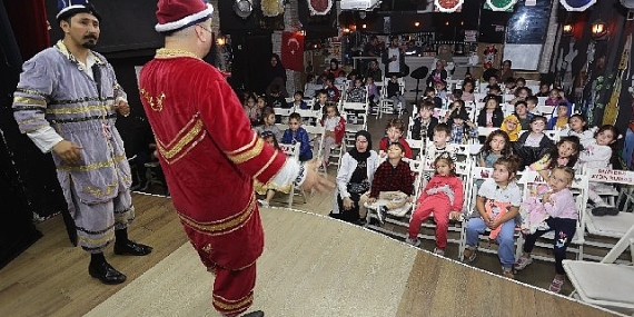 Canik'te Minikler Tiyatroyla Öğrendi