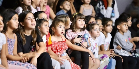 Didim'de çocuklar sinema filmini keyifle izledi