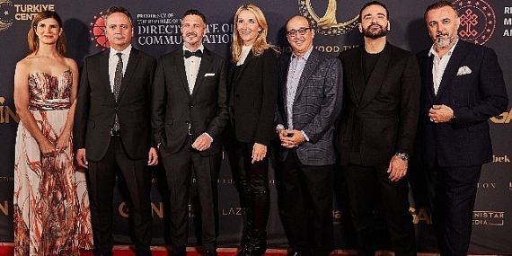 Dünyada ilk kez bir Türk dizisinin prömiyeri Amerika'da yapıldı: Hollywood'da Şahsiyet rüzgârı esti!