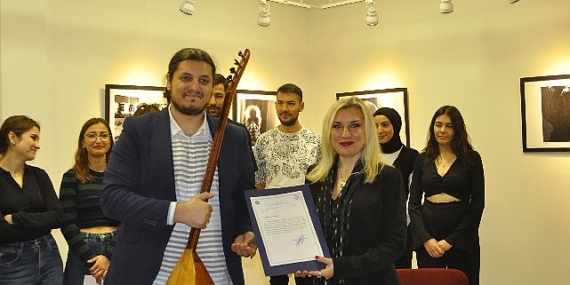 EÜ'de “Arşivlerde Âşık Veysel'i Aramak'' adlı müzikli konferans düzenlendi