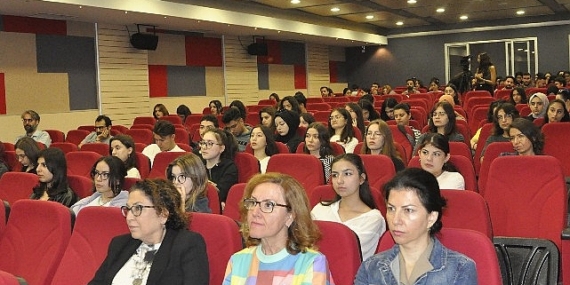 EÜ'de kadının sanat tarihindeki yeri konuşuldu