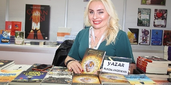 Funda Akosman, TÜYAP'ta okurlarıyla buluştu