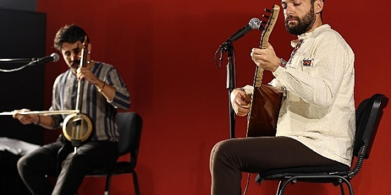 Kabak kemane ve bağlamayla halk müziği gecesi