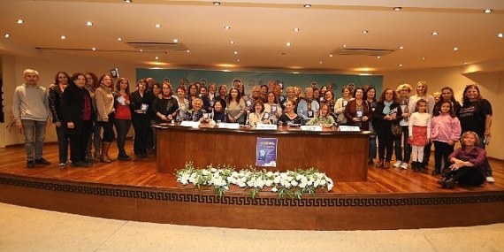 Kadın Yazarlar Efes Selçuk'ta buluştu: İnadına Kadınım, Kadınsın, Kadınız