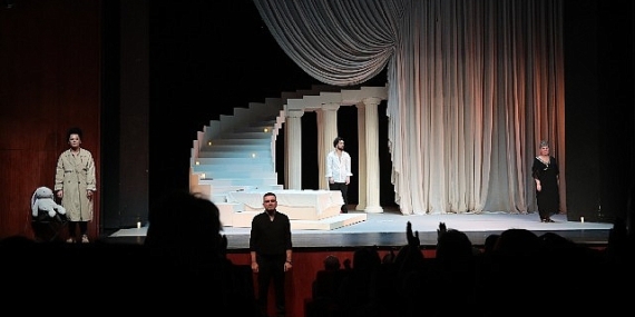 Ne hayatta ne tiyatroda istediği yeri bulamamış bir kadının hikâyesi “Ben Medea Değilim"