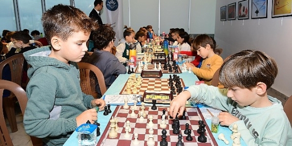 Satranç'ta ilk hamle Başkan Selvitopu'ndan