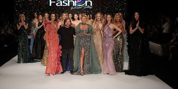World of Fashion'dan görkemli defile